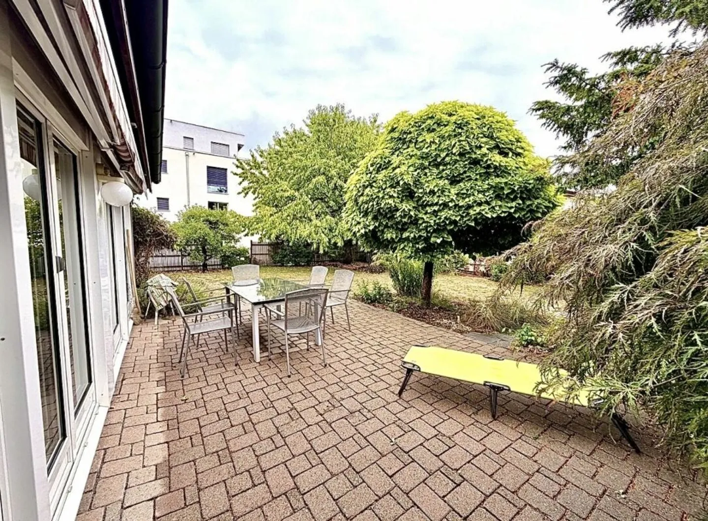 Attraktives Einfamilienhaus mit gepflegtem Garten! - Foto 9 von 12