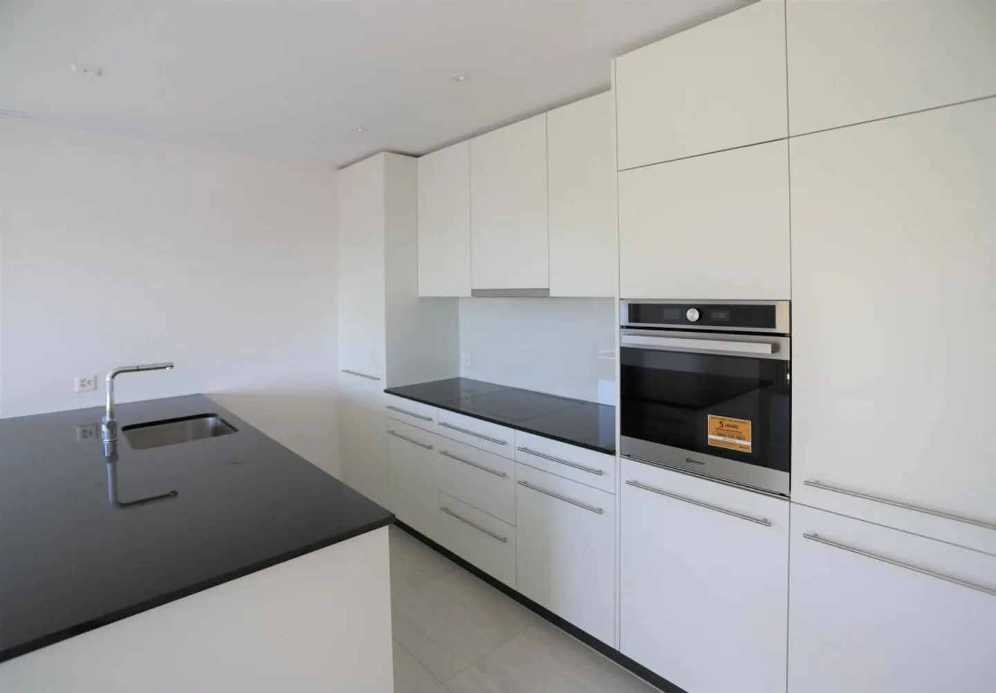 Casa moderna per ore accoglienti - Foto 2 di 7