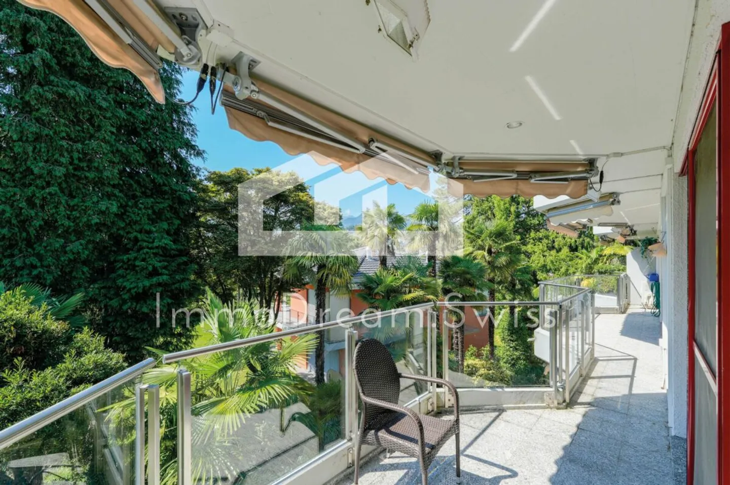 Stylish 4 ½ Room Maisonette Condominium with 2nd Residence Permit - Photo 4 of 10