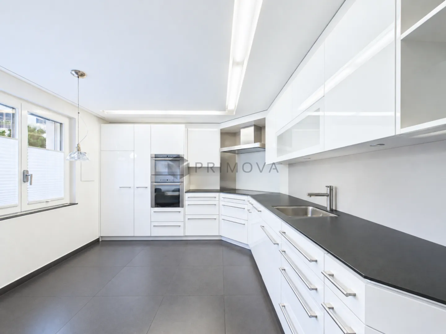 High-quality detached house with unobstructed south-west facing position - Photo 5 of 13