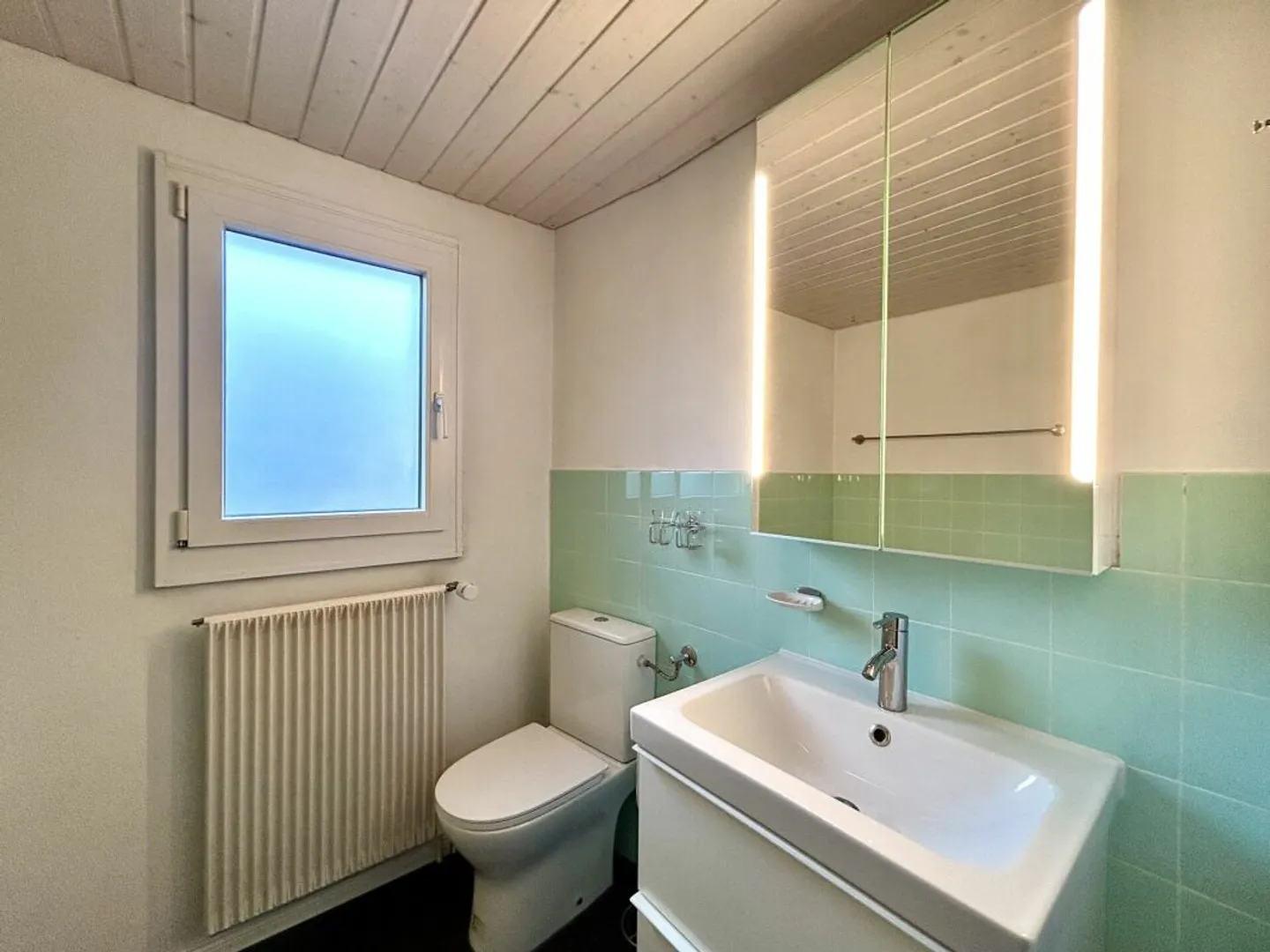 Maison jumelée à Bettenhausen avec potentiel d'aménagement et système photovoltaïque ! - Photo 9 sur 12