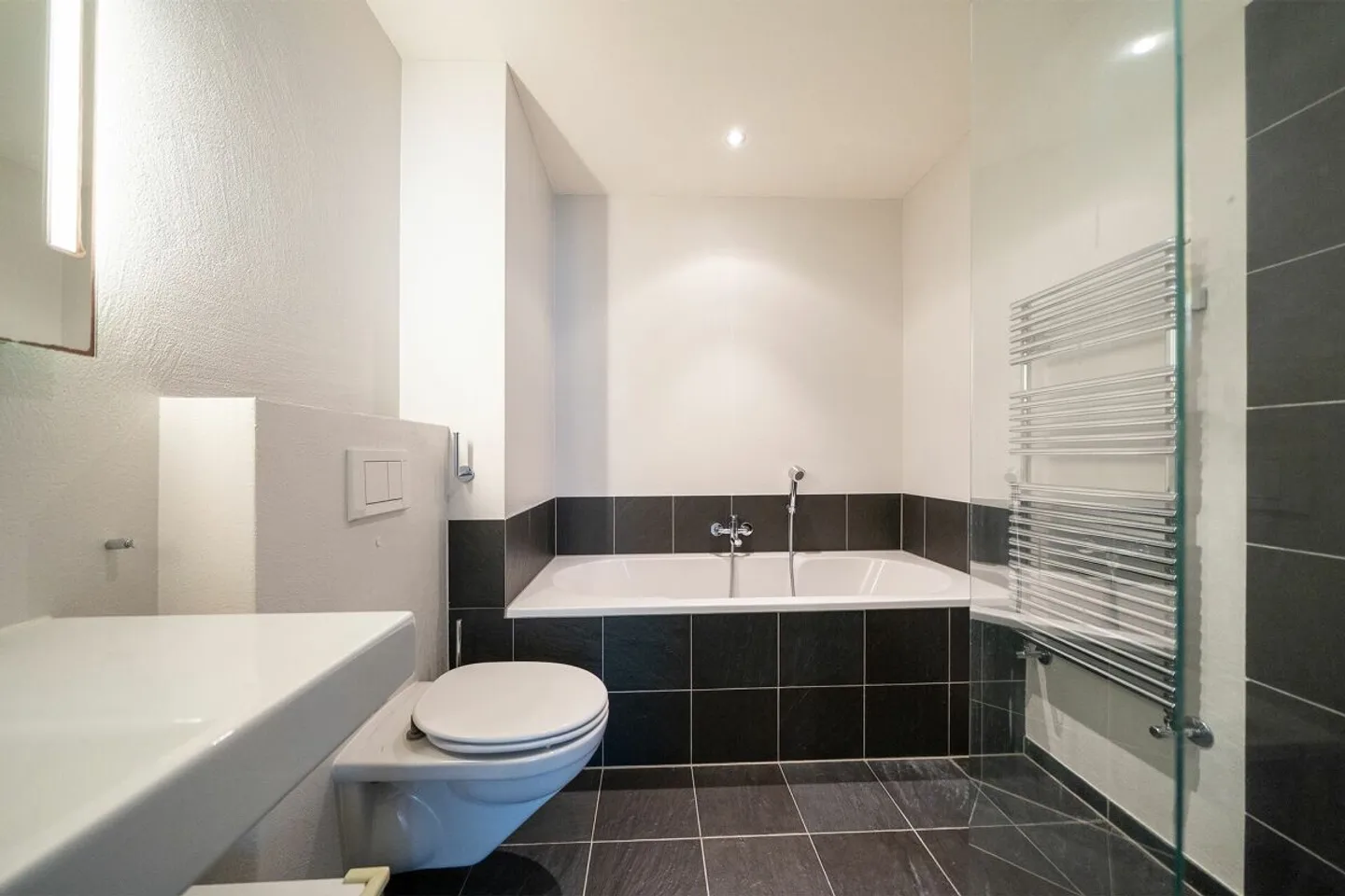 Magnificent top floor maisonette for seasonal rent - Photo 9 of 13