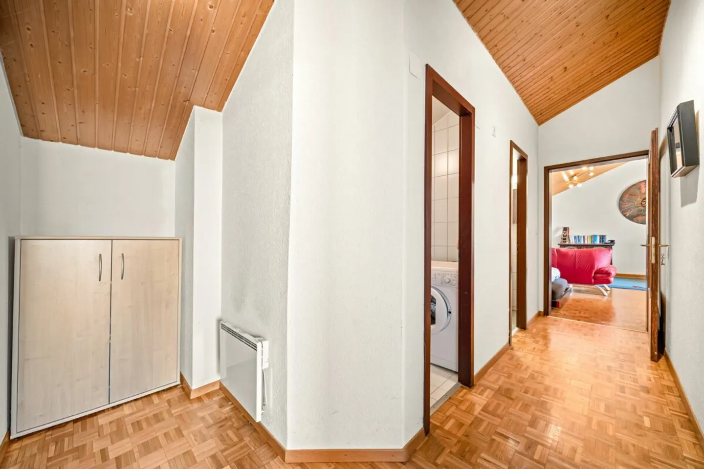 3.5 rooms with panoramic view of lake & mountains - Photo 13 of 13