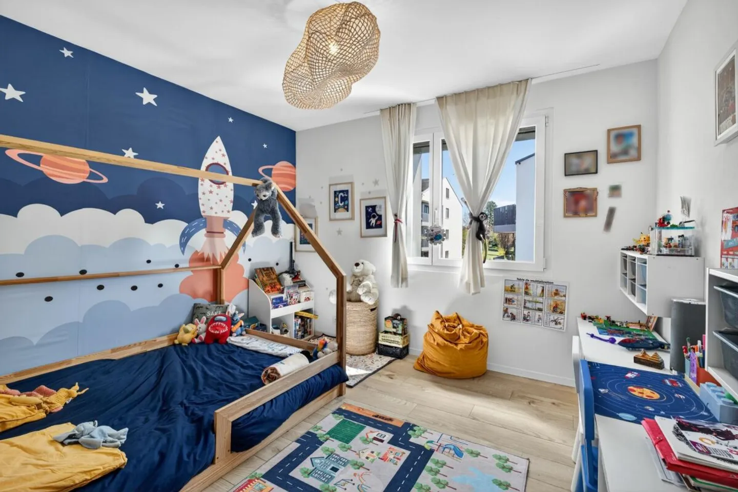 Modernes 4,5-Zimmer-Apartment mit Balkon und Seeblick - Foto 8 von 13
