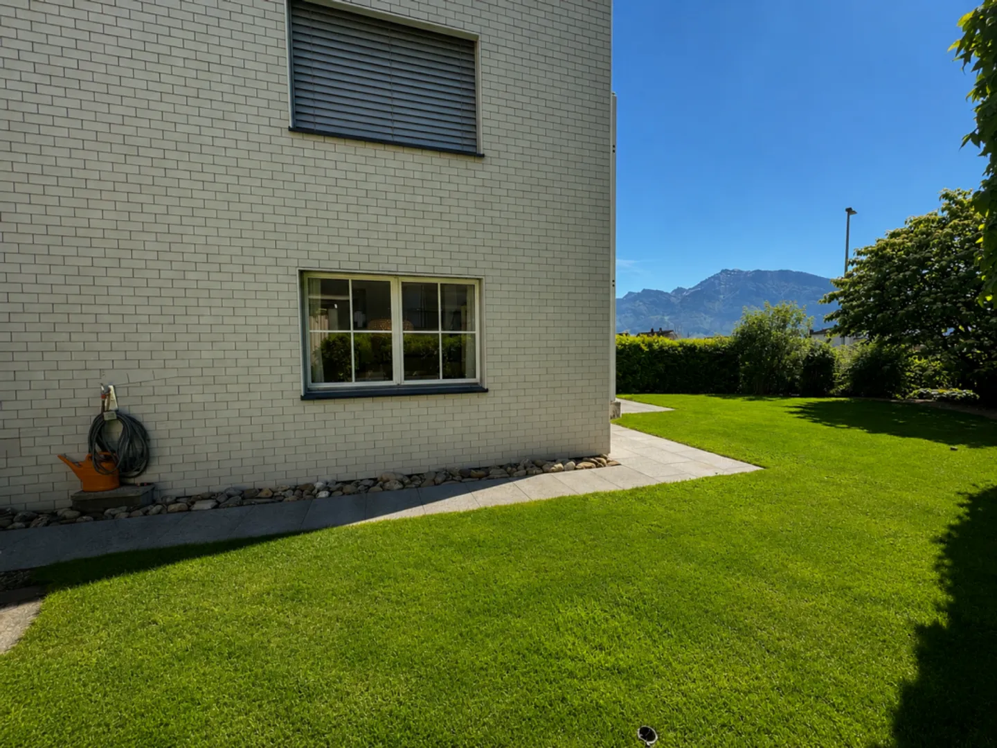 Traumhafte 6.5-Zimmer-Gartenwohnung in Reichenburg SZ - Photo 9 of 13