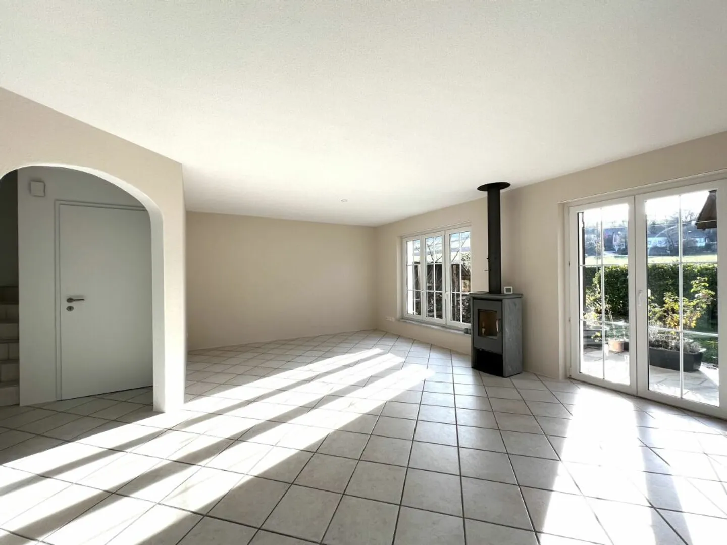 Ampia casa familiare con giardino e vista libera a Magden - Foto 1 di 9