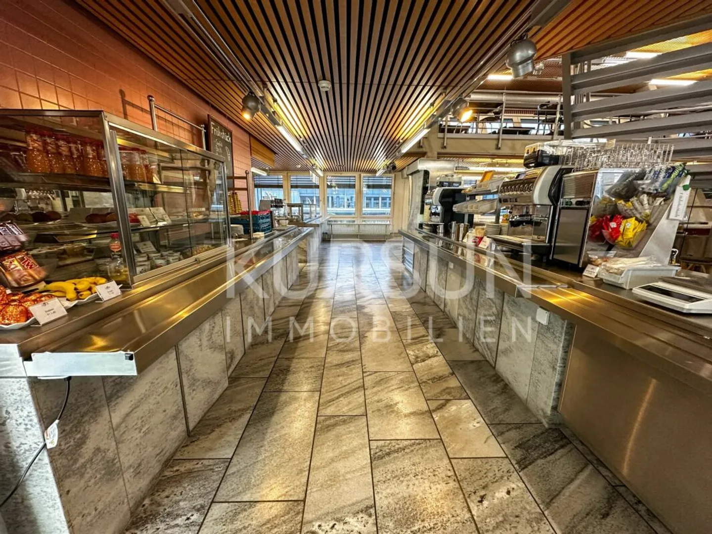 Lunch 5: Attività gastronomica di successo in una posizione premium urbana - Distretto 5 - Foto 4 di 13