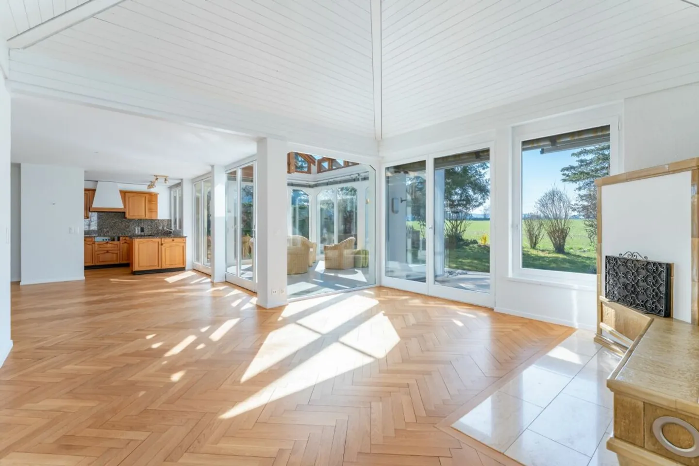 Einfamilienhaustraum mit Wintergarten an der Landwirtschaftszone - Photo 3 of 13