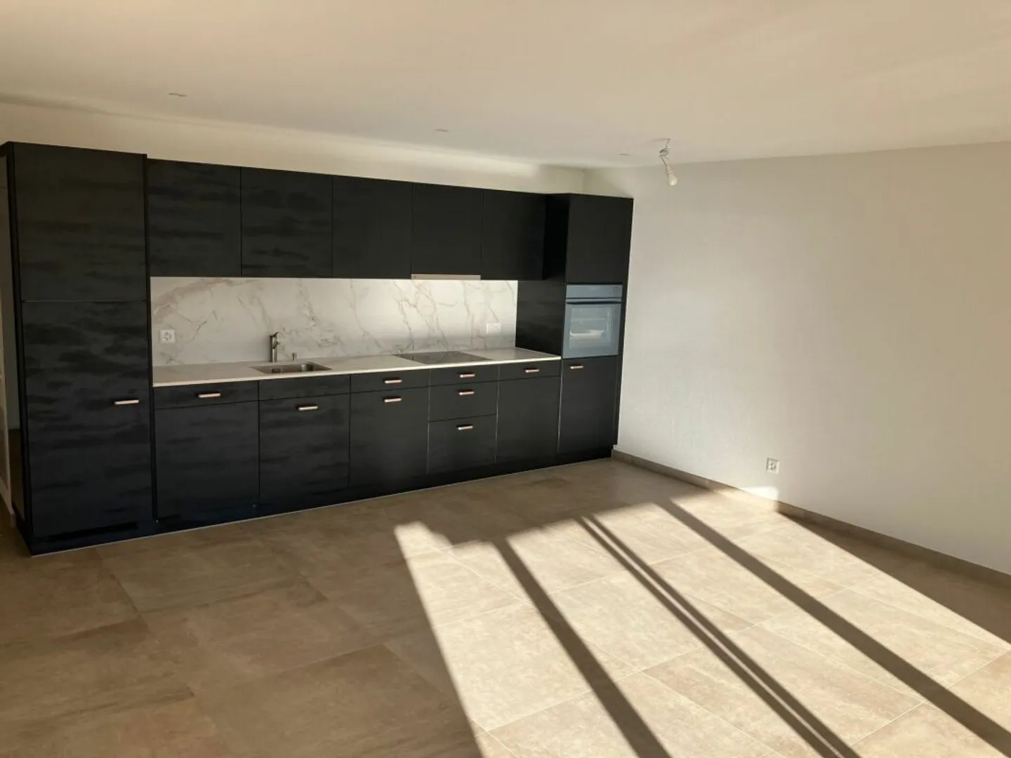 LOCARNO MONTI - SECONDARY RESIDENCE - 2.5-room apartment for rent - Photo 2 of 13