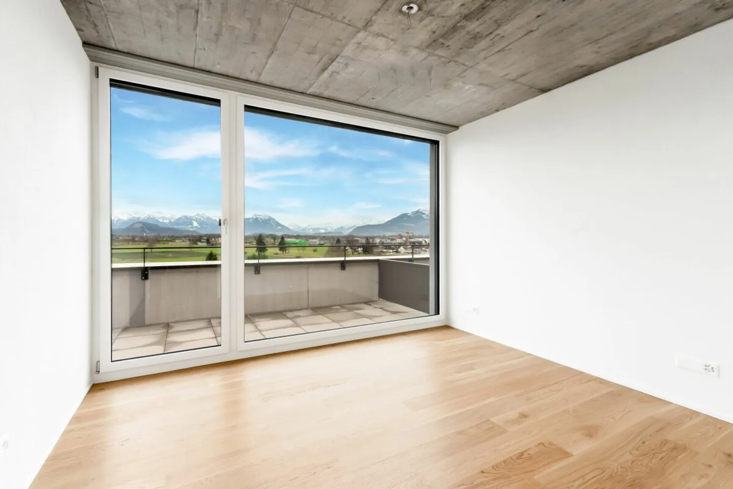 Appartement en attique de 3,5 pièces - Photo 3 sur 10