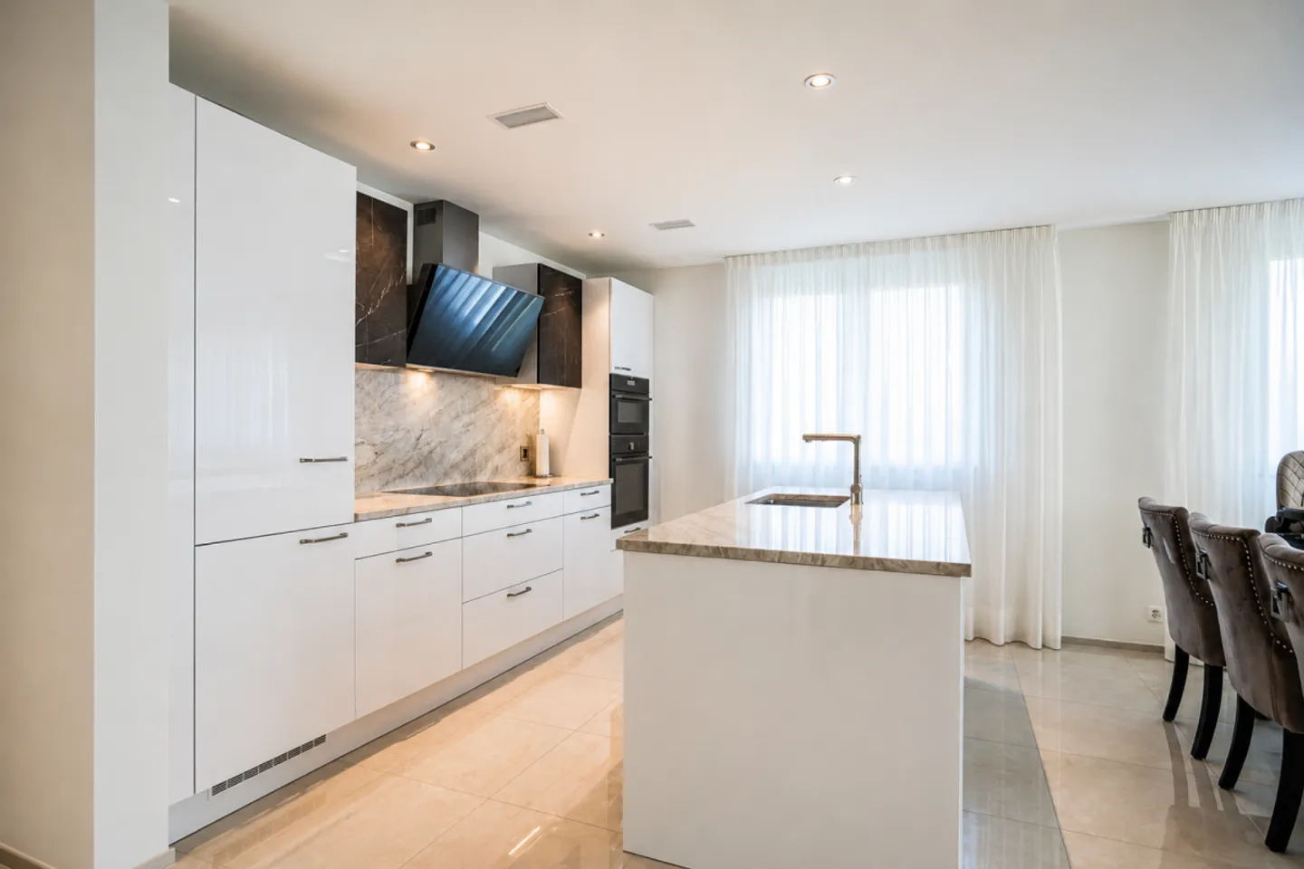 South Slope Dream Apartment with Breathtaking Mountain and Terrace Panorama - Photo 13 of 13