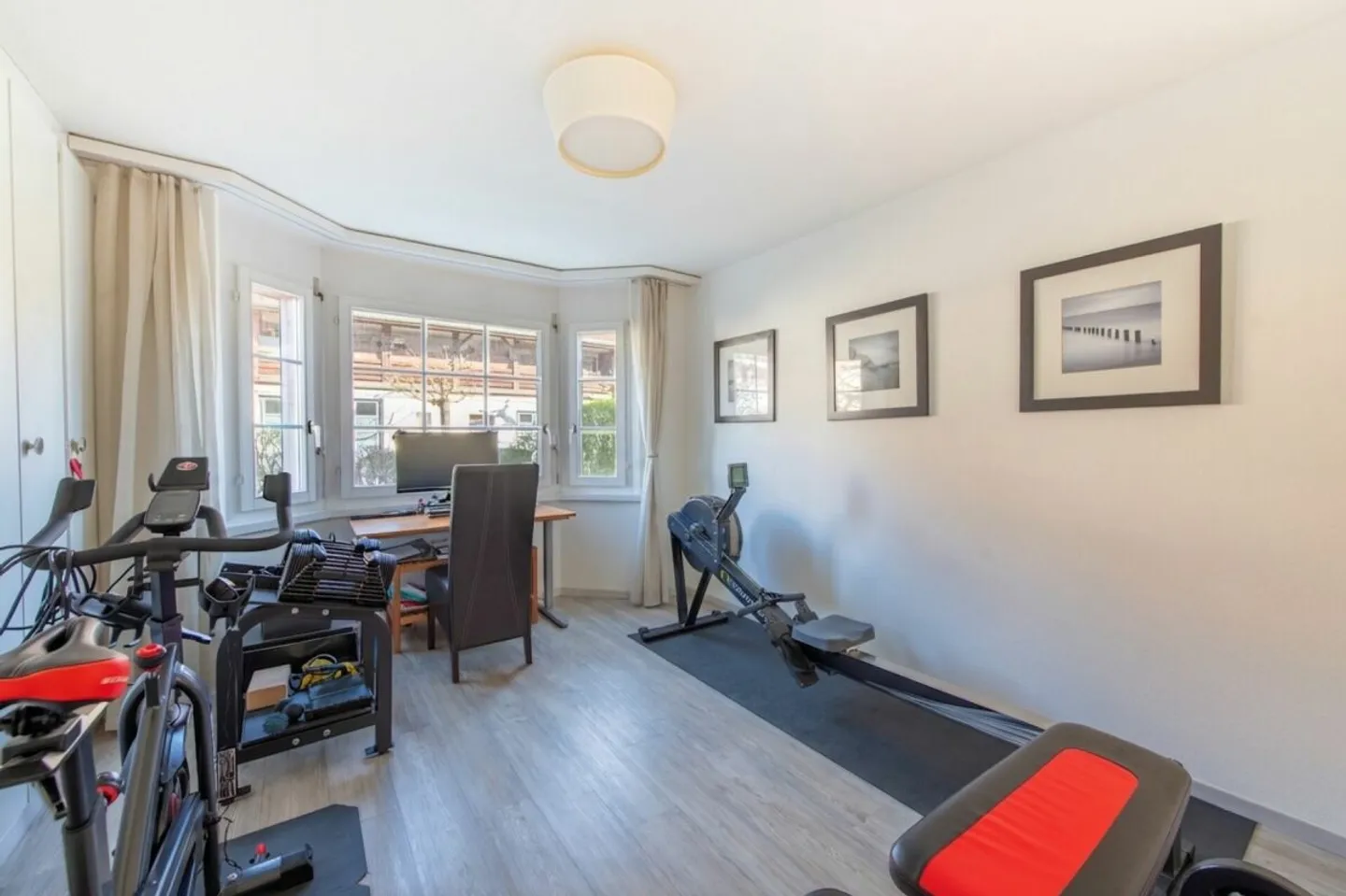 Appartement en rez-de-chaussée lumineux de 5,5 pièces avec beaucoup de confort de vie - Photo 8 sur 13