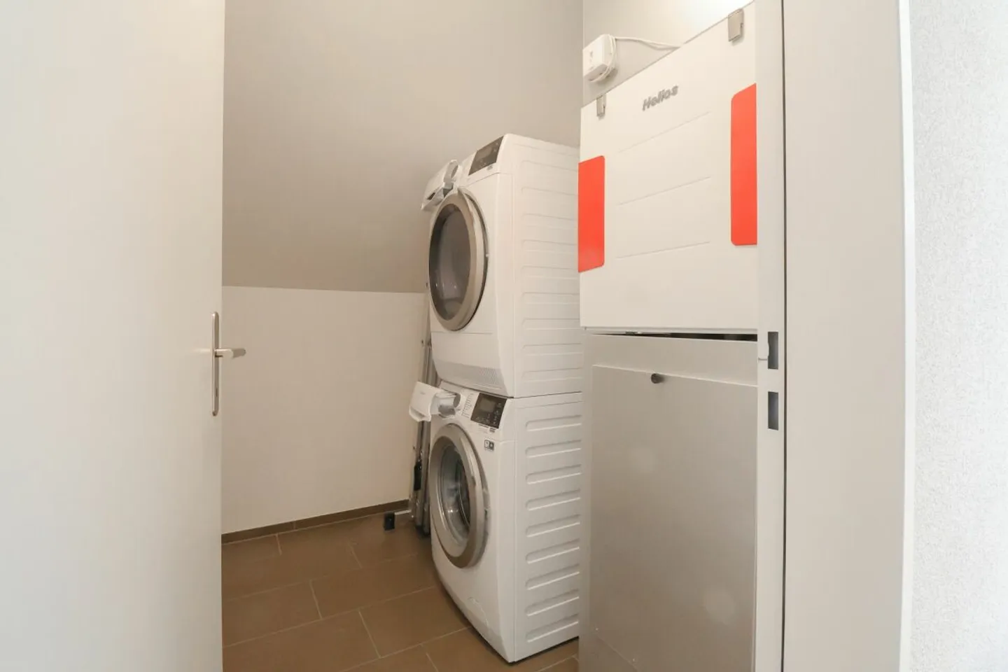 Moderno appartamento attico di 4½ locali con ascensore direttamente nell'appartamento - senza barriere a Künten AG - Foto 10 di 11