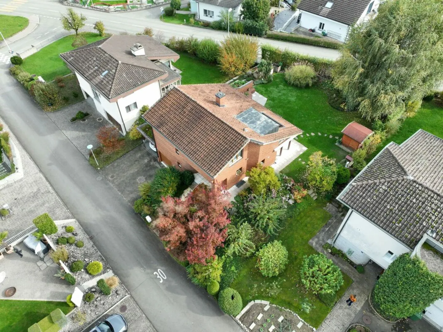 Casa unifamiliare con un giardino incantevole - Foto 7 di 10