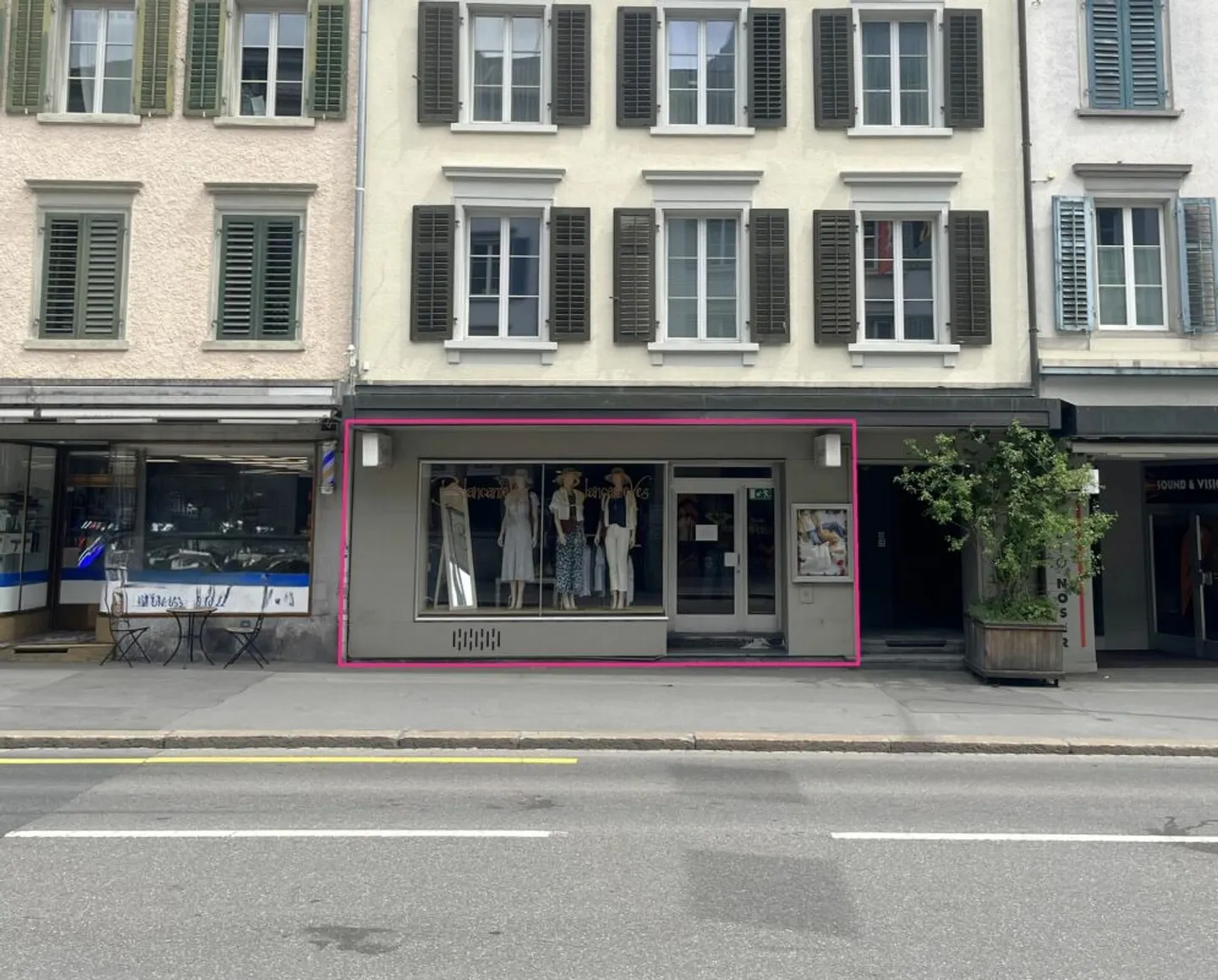 Spazio Commerciale a Glarus - Foto 2 di 5