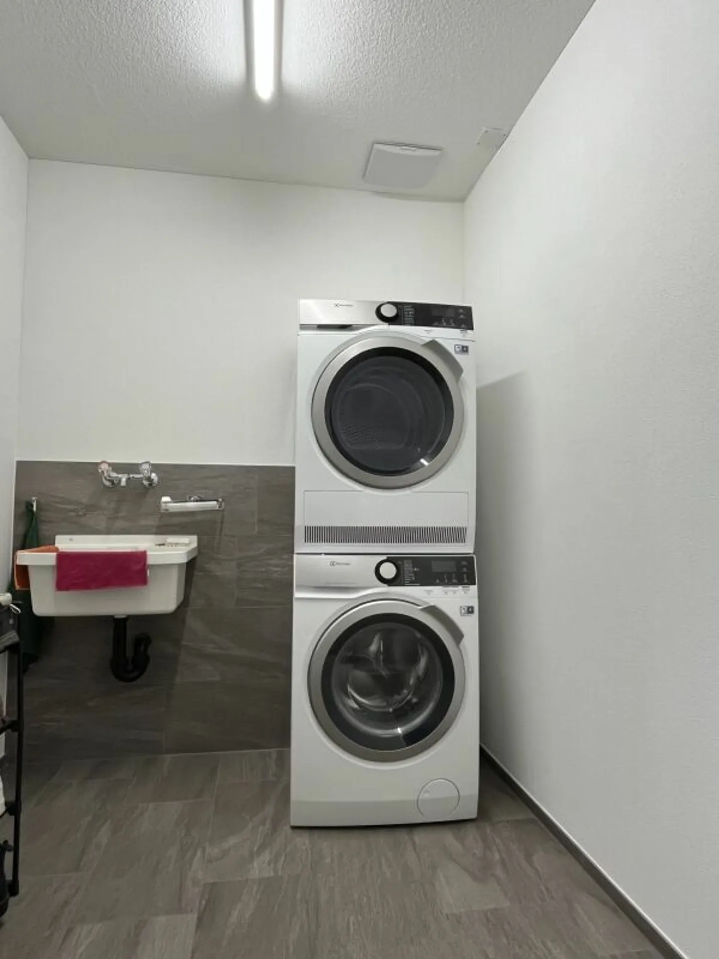 Modern and bright 3.5-room ground floor apartment - Photo 8 of 12