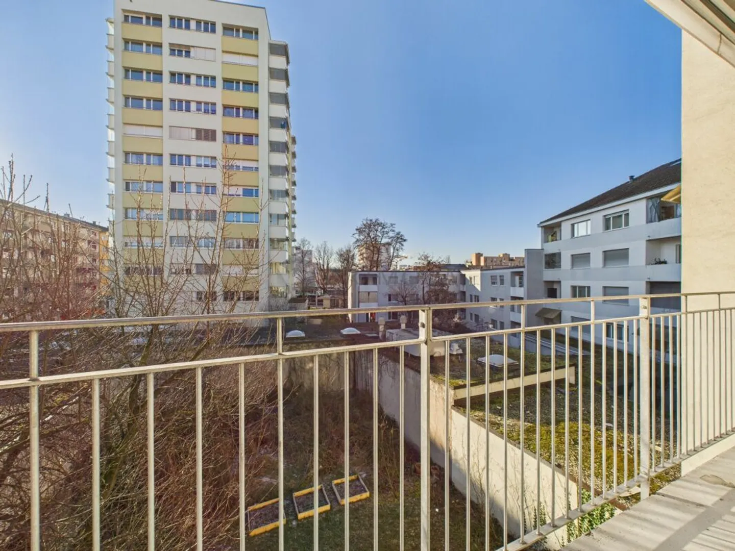 Modern residential jewel in the heart of Basel, completely renovated 3.5 room apartment directly on the Rhine - Photo 7 of 10