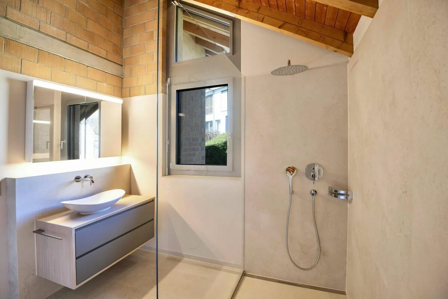 SEE HARMONIE Detached house with lake and mountain views in Sursee - Photo 11 of 12