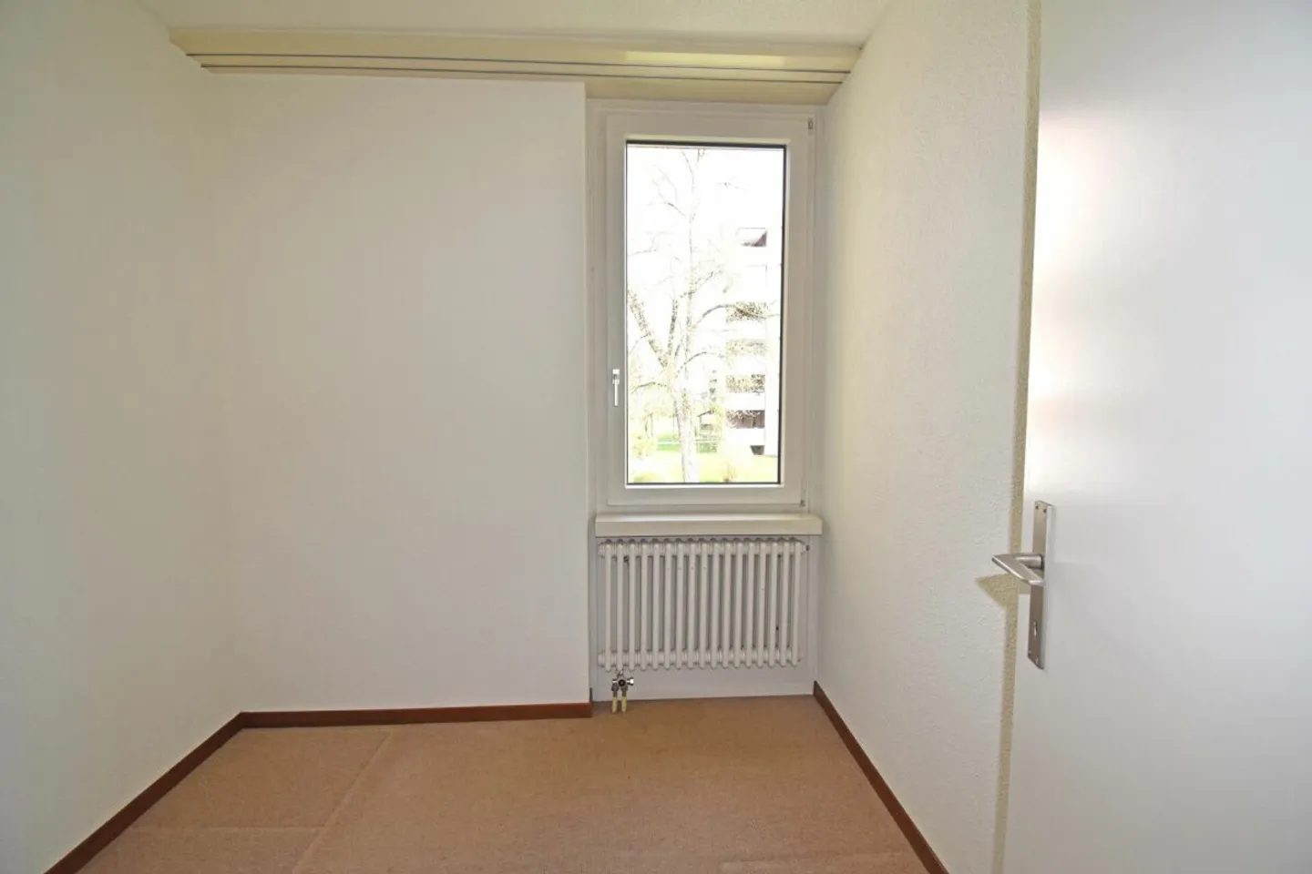 Spacious Apartment in Regensdorf - Photo 9 of 13