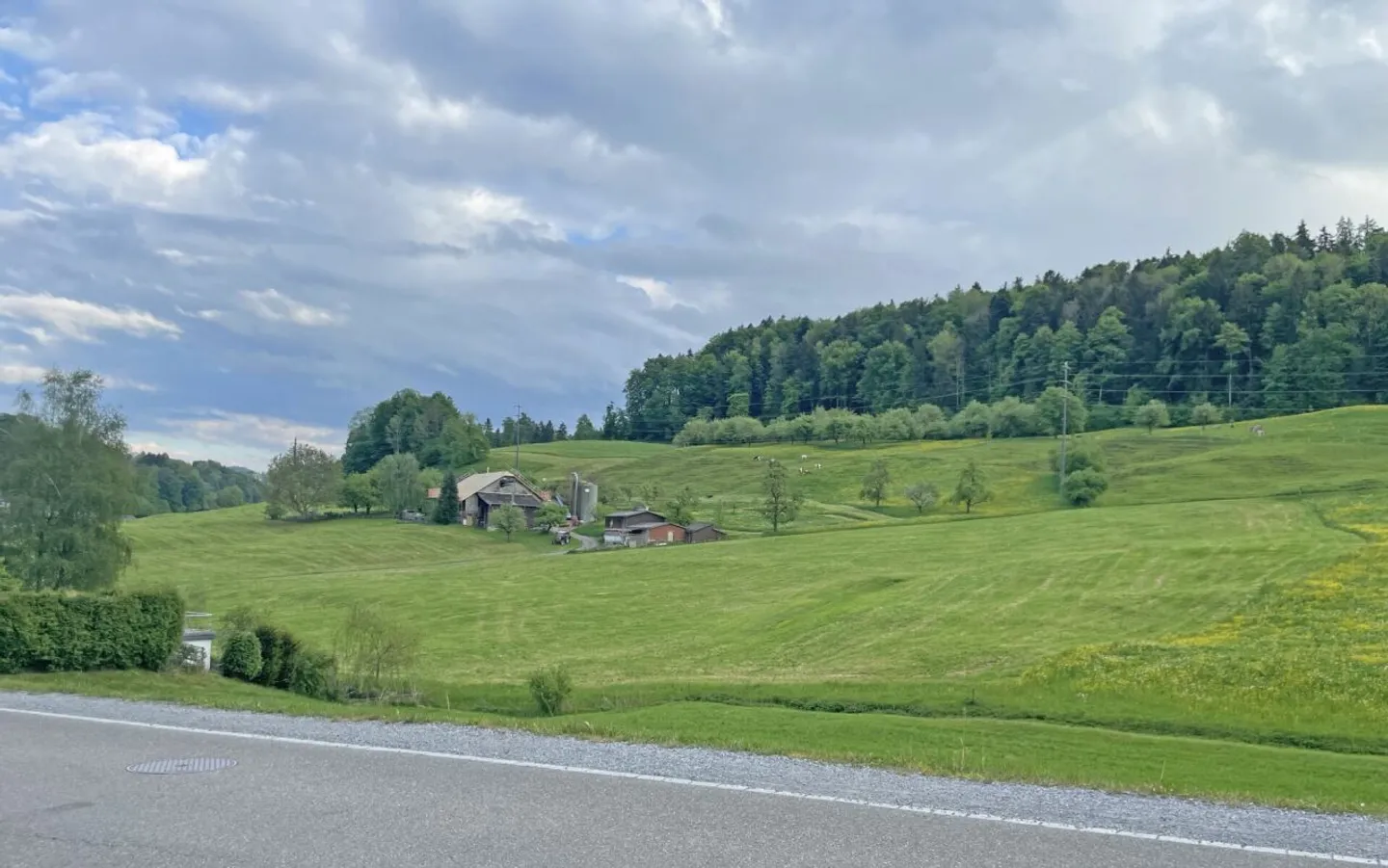 Charming farmhouse with barn for two horses in a sunny location - Photo 5 of 13