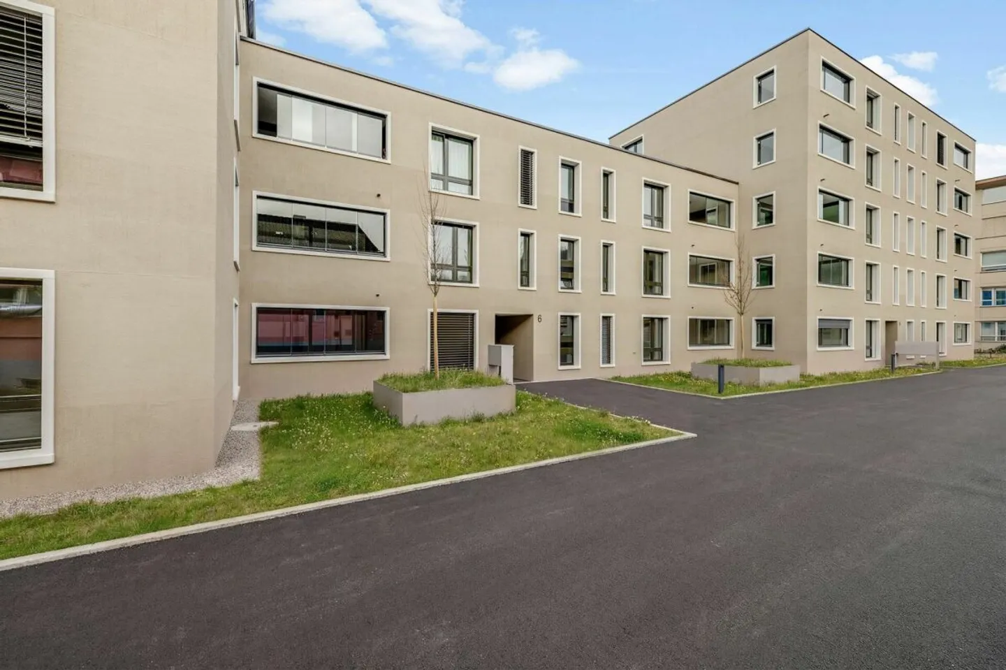 Charmante Gartenwohnung in Sissach - Foto 1 von 10