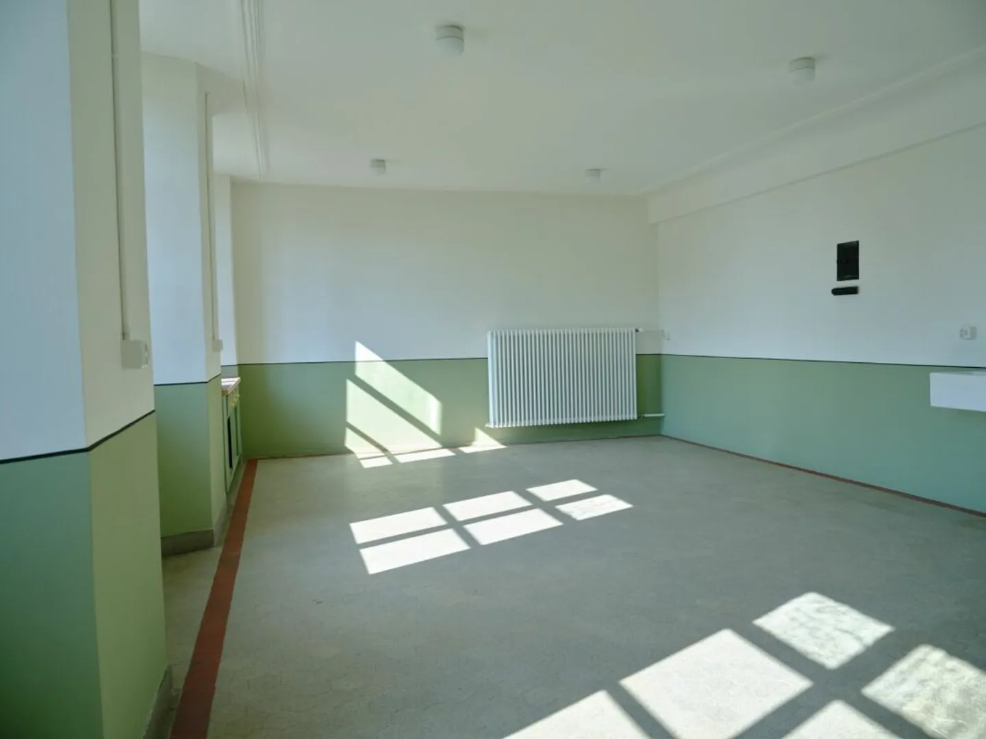 Workshop 60m² (basement) in the center of Buttisholz - Photo 2 of 5