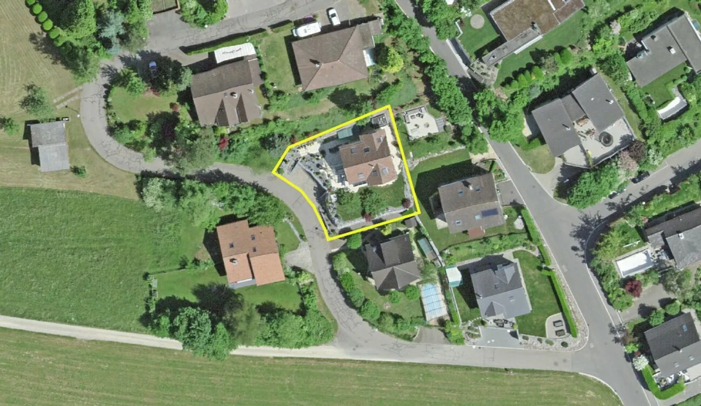 Well-maintained 5.5-room single-family house with beautiful garden - Photo 10 of 13