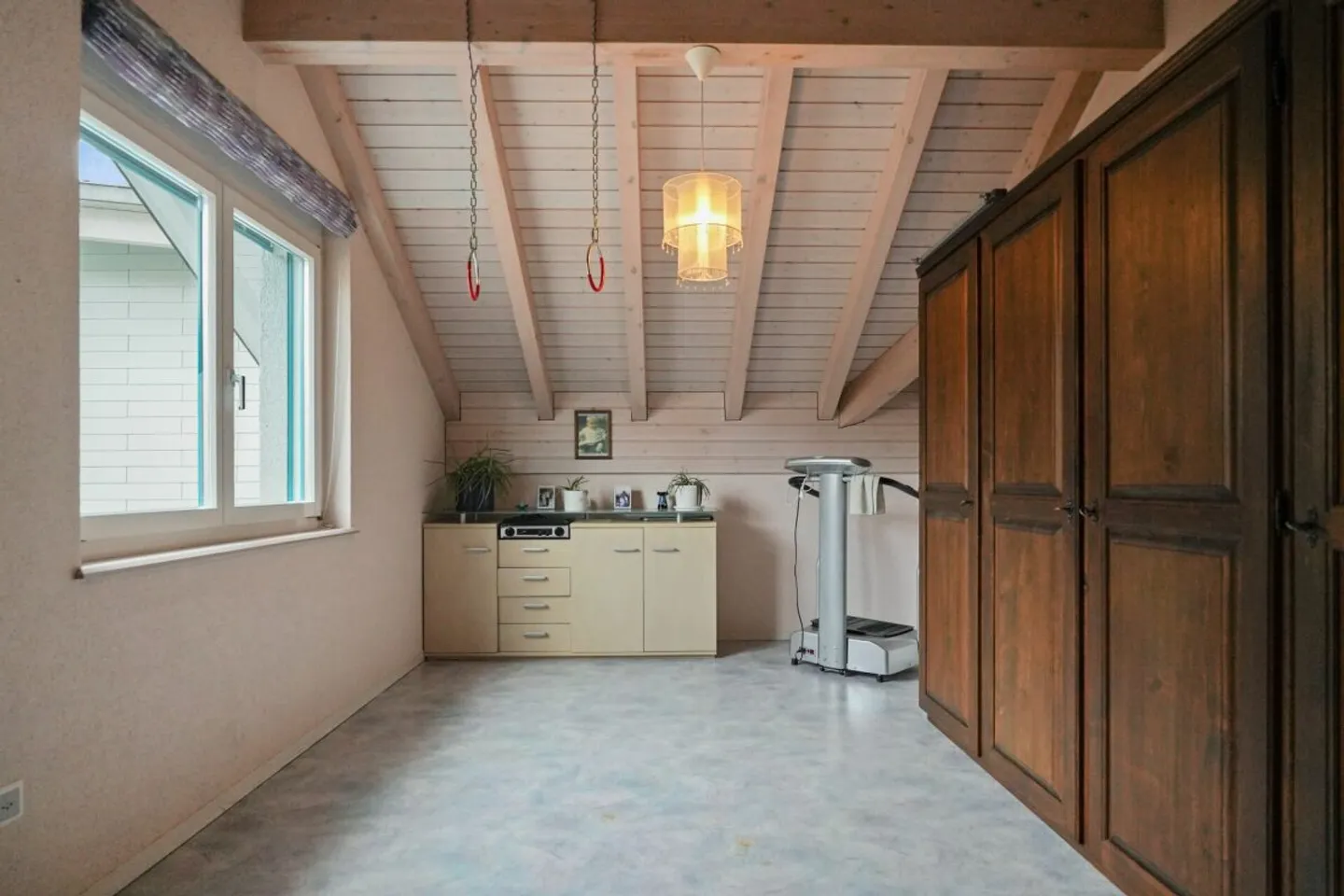 Spacious Family Home with Views - Photo 8 of 13