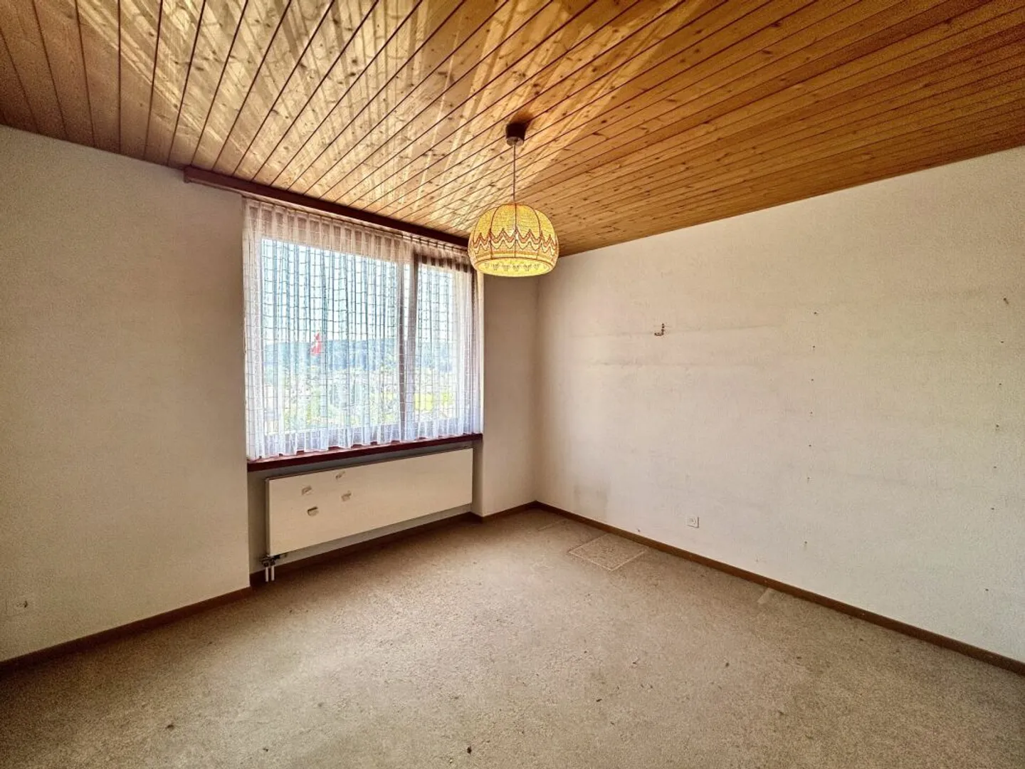 Single-family house in a quiet location with a wide view! - Photo 7 of 13