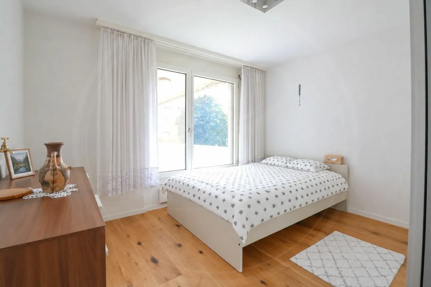 Renovated Family Apartment - Photo 6 of 13