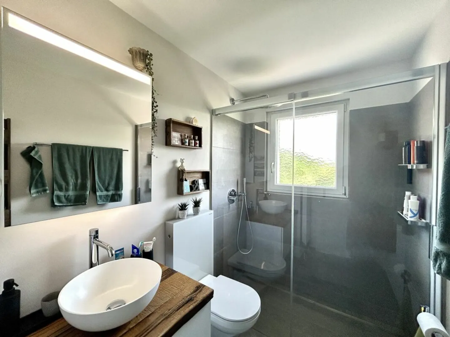 Quiet and idyllic location, modernized single-family house in top condition! - Photo 9 of 12