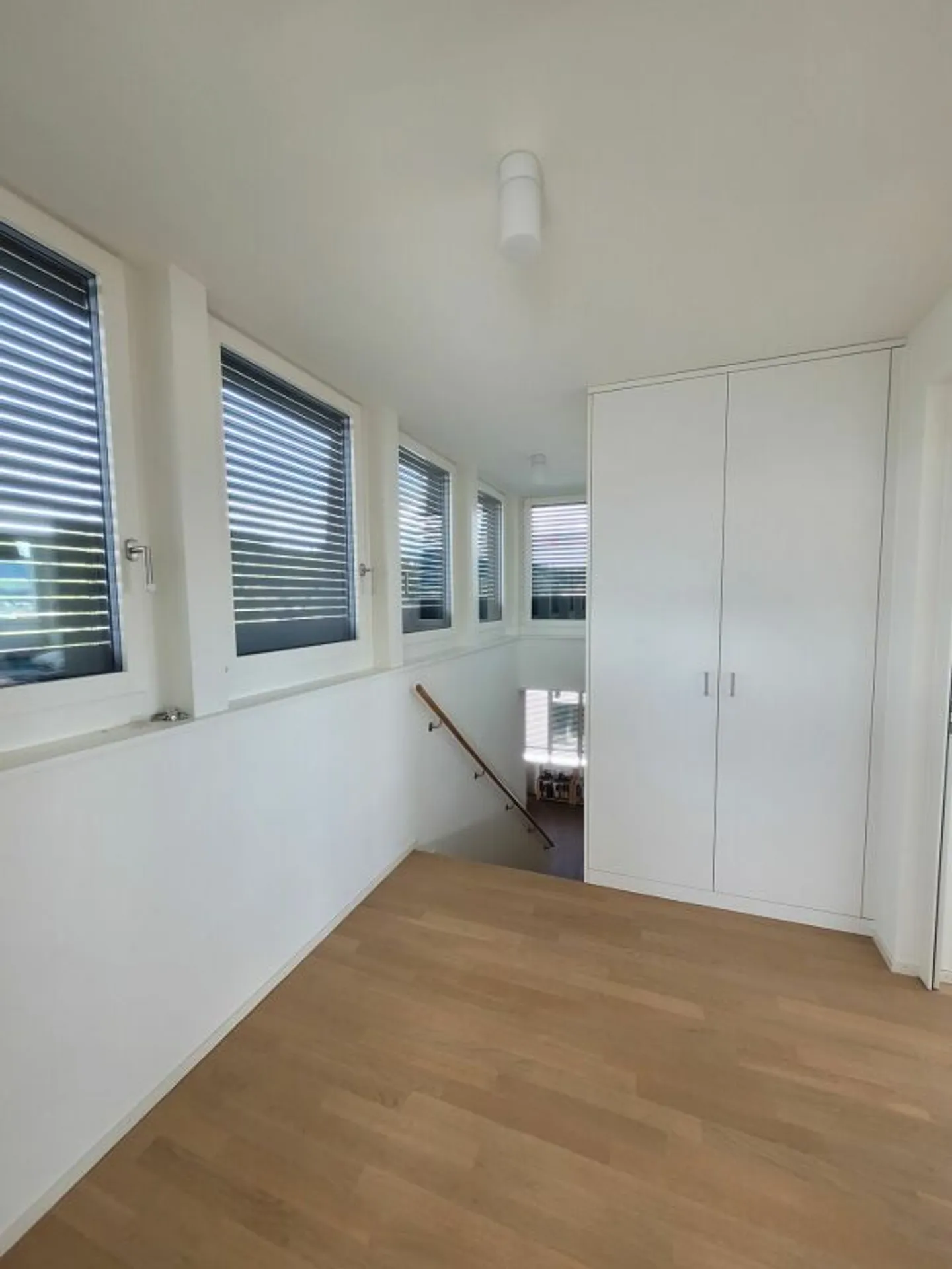 Light-flooded maisonette apartment with generous layout - Photo 6 of 12