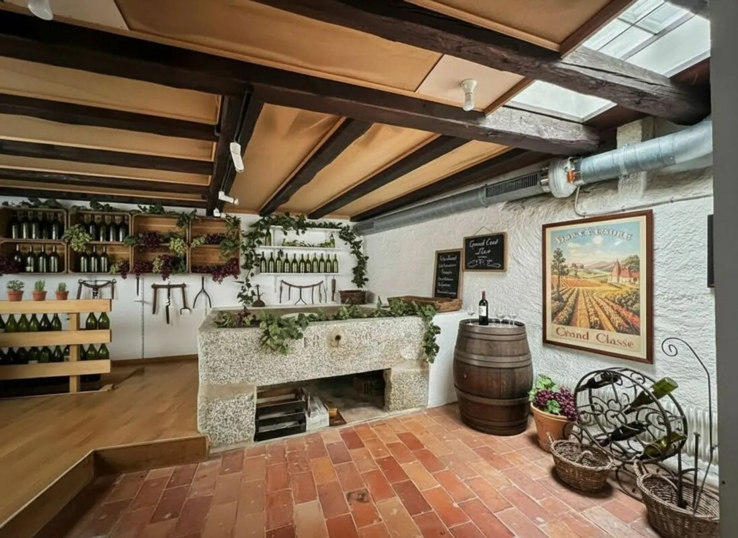 TRIPLEX APARTMENT IN A BEAUTIFUL WINEMAKER HOUSE - Photo 7 of 13