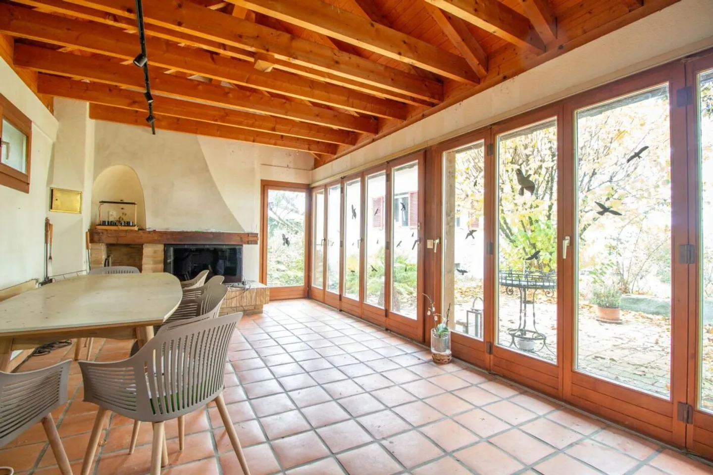 Detached single-family house with potential, separate large workshop/garage building - Photo 9 of 13