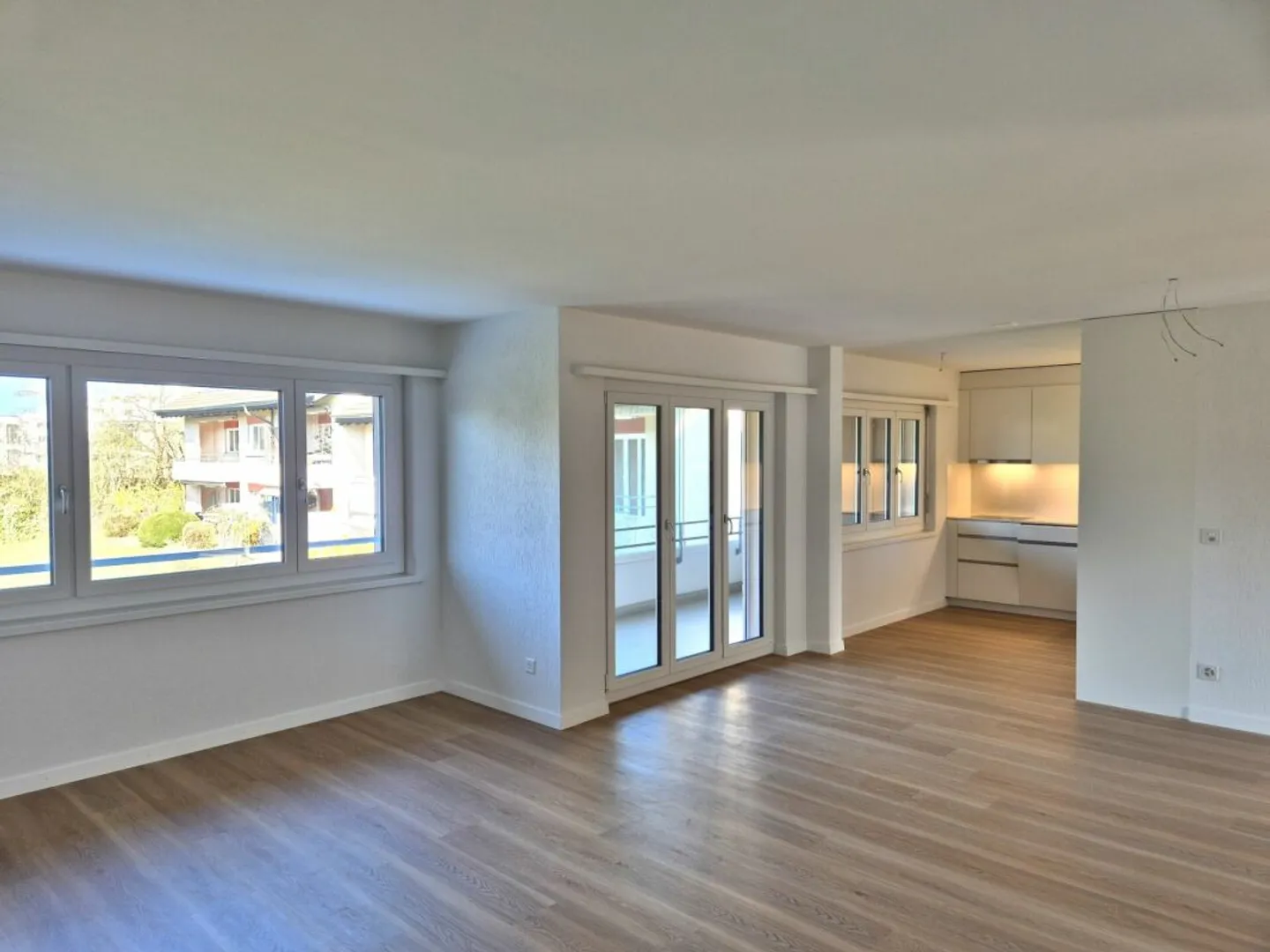 Attractive 3.5-room apartment with sunny balcony - First occupancy after loving complete renovation - Photo 3 of 9