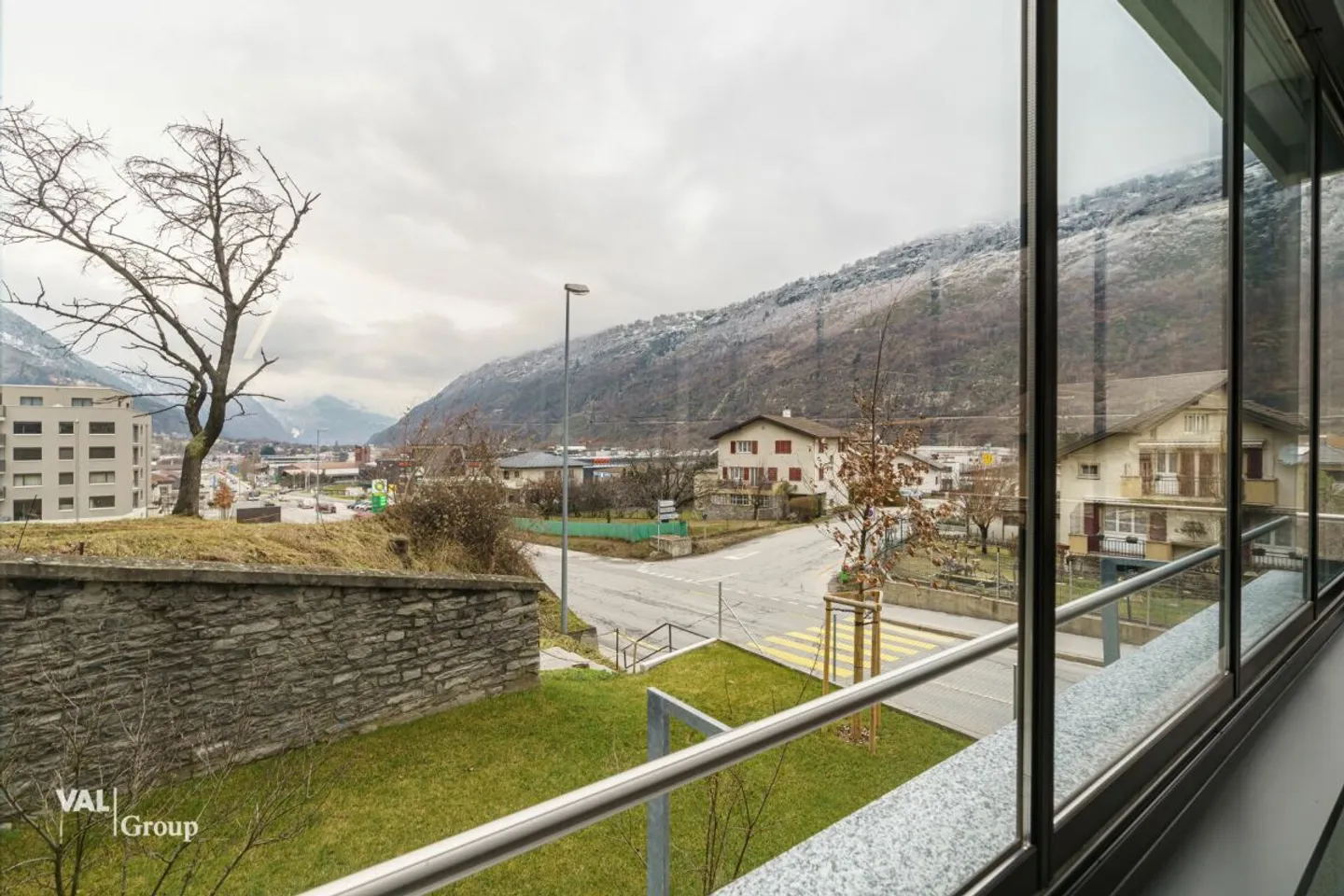 Centro servizi in una posizione eccellente con opzioni di utilizzo versatili - Foto 11 di 13