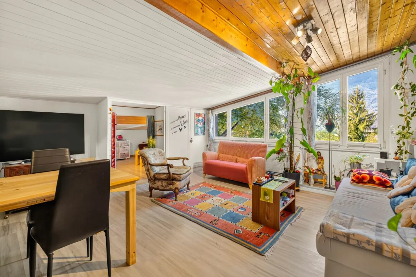 Charming 2.5-room attic apartment in a quiet location - Your new home is waiting for you! - Photo 8 of 13