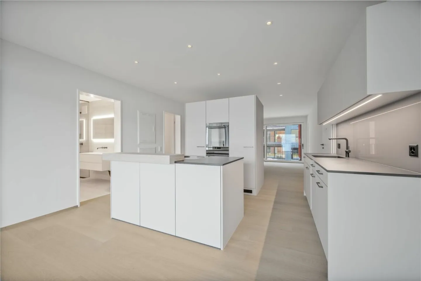 LAKESIDE HORIZON - Photo 3 of 13