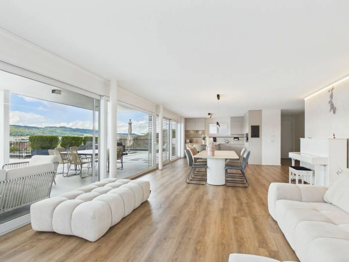 APPARTEMENT TERRASSE EXCLUSIF SUR LE PANORAMAWEG - Photo 3 sur 11