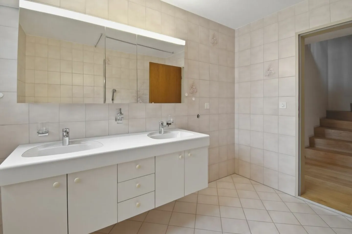 Beautiful and spacious 5 1/2 room maisonette apartment with fireplace - Photo 4 of 10