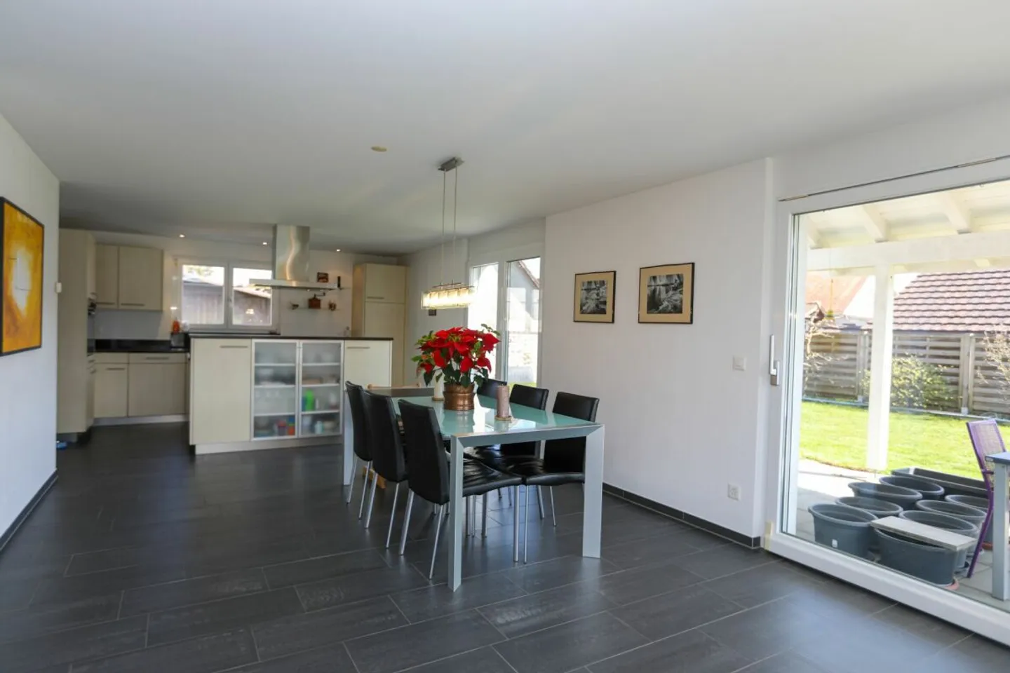 Living in a quiet location: 5.5-room detached house with spacious garden - Photo 5 of 13