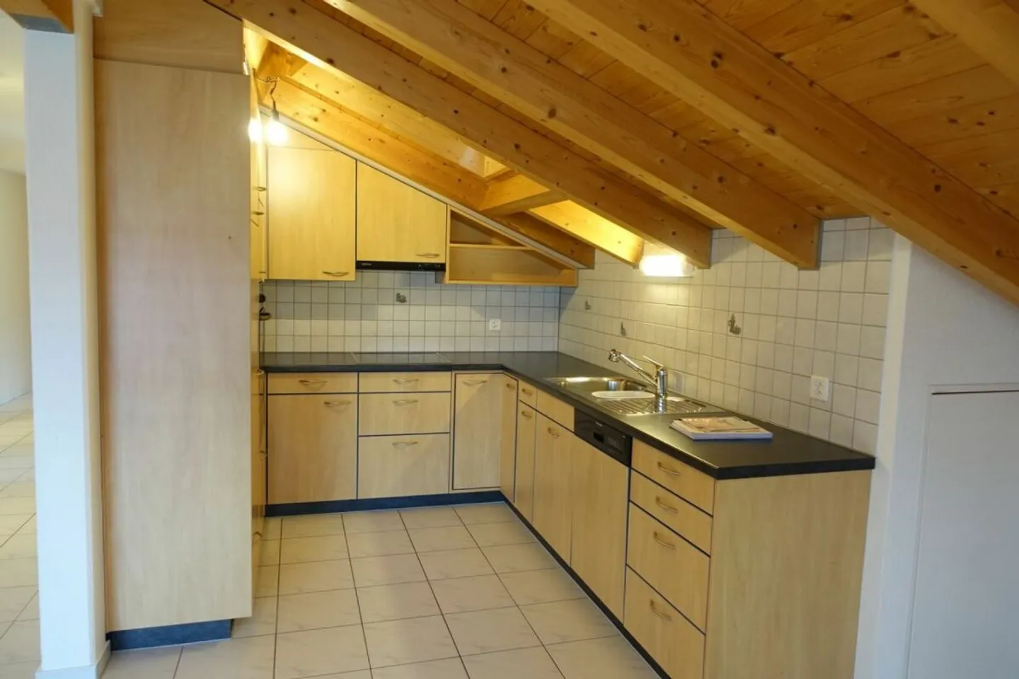 Attractive 4.5-room apartment near the village center - Photo 3 of 12