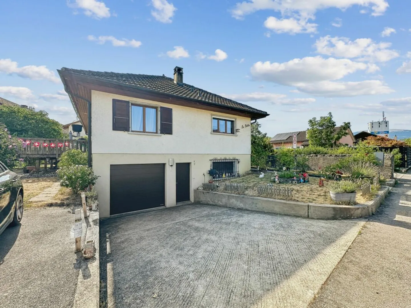 LIVE ON ONE FLOOR! INDIVIDUAL VILLA WITH GROUND FLOOR AND ATTIC + AN INDEPENDENT STUDIO - Photo 2 of 13