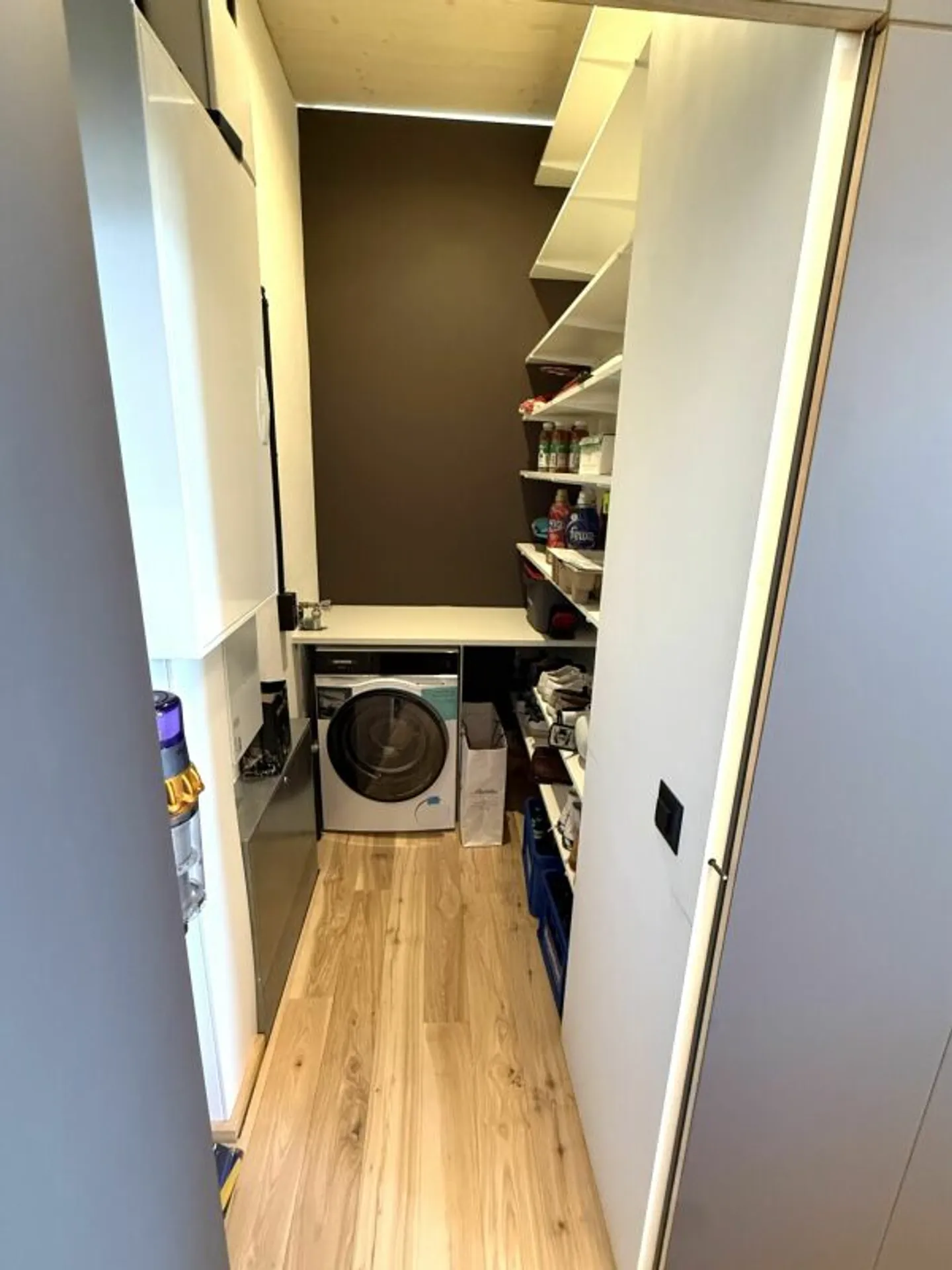 Modern and spacious 3.5-room penthouse apartment in a central residential location - Photo 5 of 13