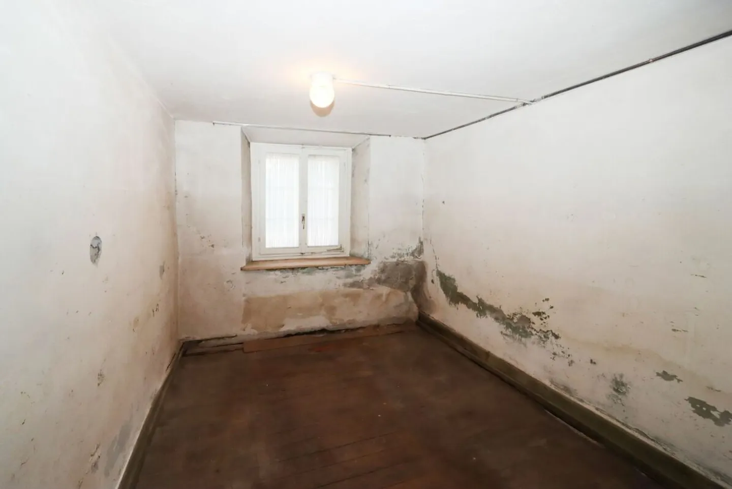 Incantevole casa a schiera con ampio giardino in posizione centrale e soleggiata a Luchsingen GL - Foto 13 di 13