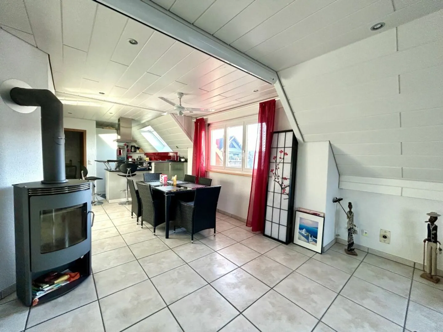 Stylish duplex apartment with a unique living experience on two levels! - Photo 2 of 13