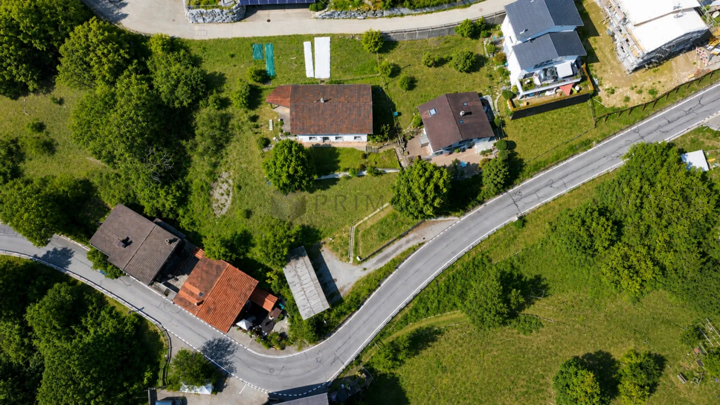 Casa indipendente con ampia vista in una posizione privilegiata a Maladers - Foto 3 di 12
