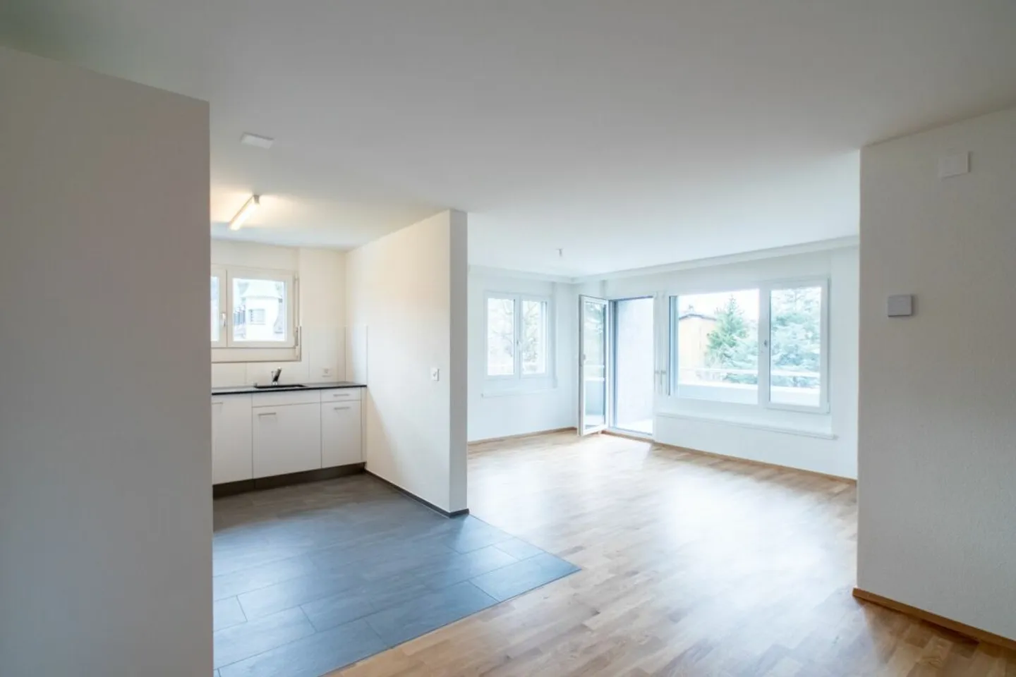 Attractive 4.5-room apartment in a sunny location with a separate office - Photo 2 of 12