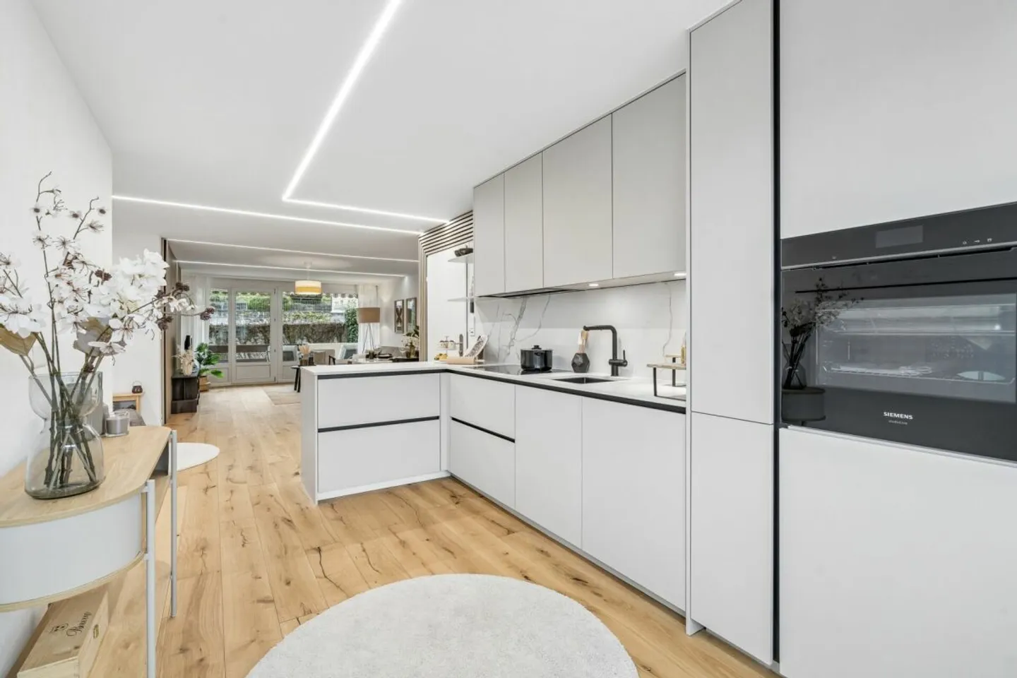 Total renovation, lake view, tax paradise - exclusive living in Feusisberg - Photo 4 of 9