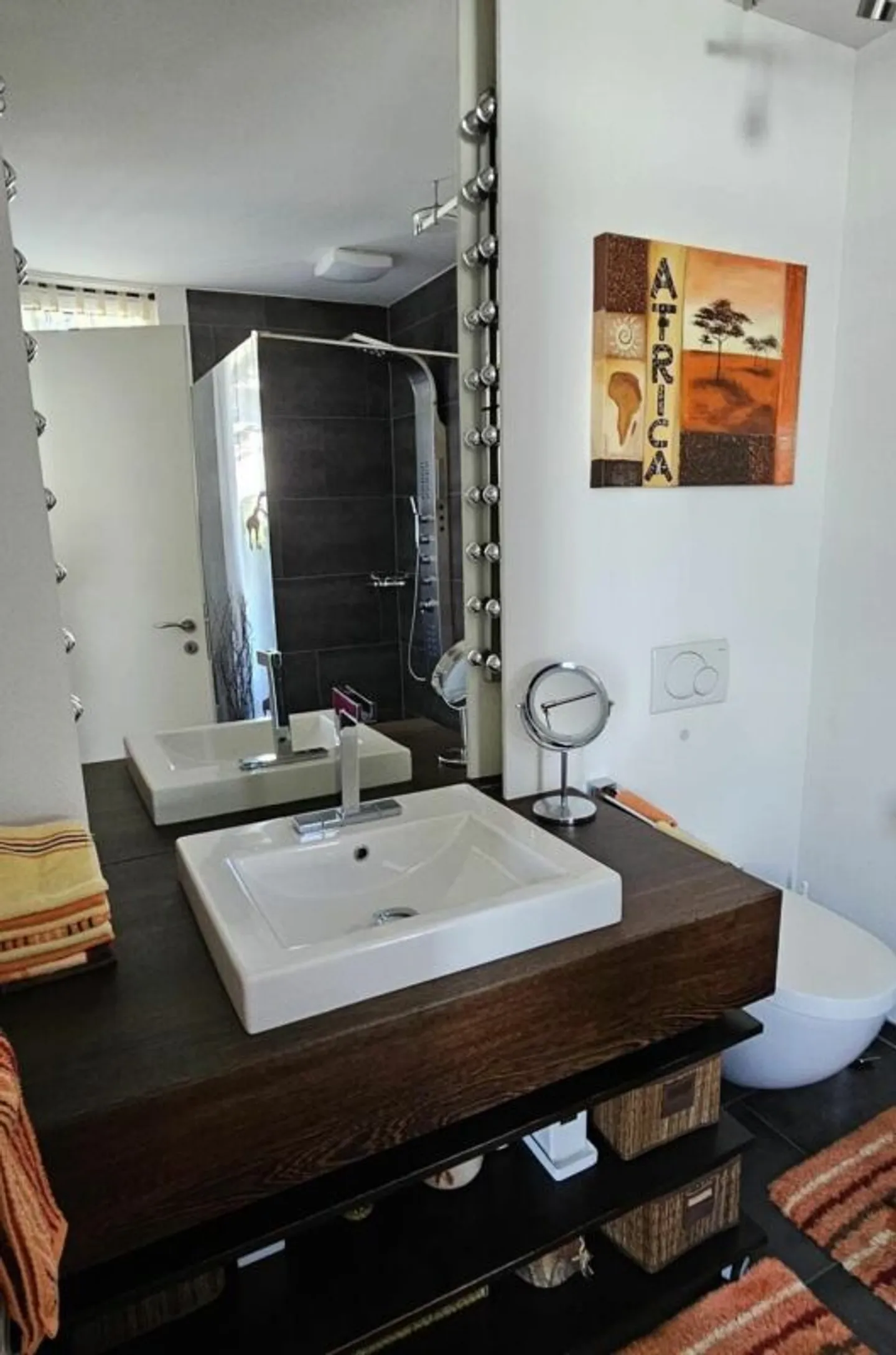 CASA D'ARCHITETTO CON MOLTO SPAZIO, VISTA ALPINA E PARTICOLARE SENSO DI VIVERE - Foto 11 di 13